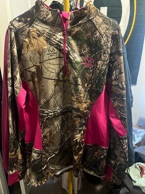 Realtree Camo Pullover with Hot Pink Panels